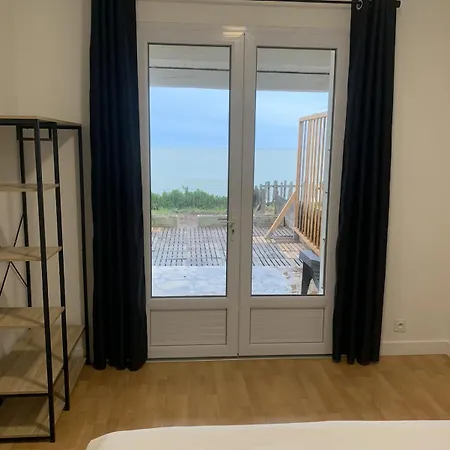 De La Studio Apartment