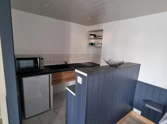 De La Studio Szálloda *